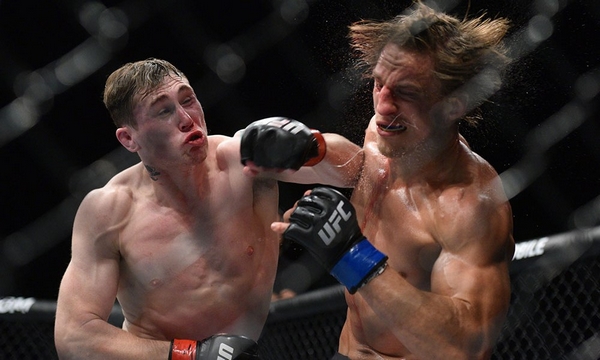 Darren Till při boji v UFC