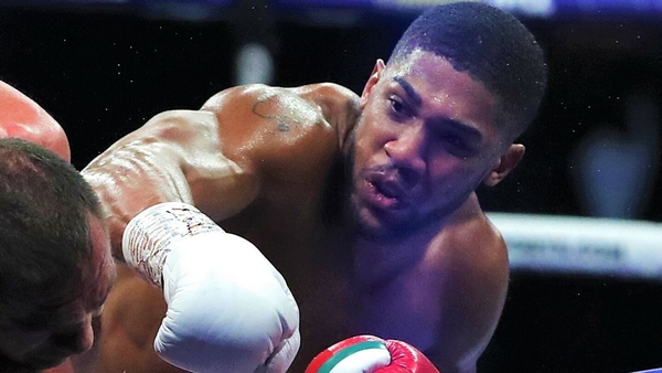 Rozhodnuto! Anthony Joshua má nakázáno bojovat s novým soupeřem