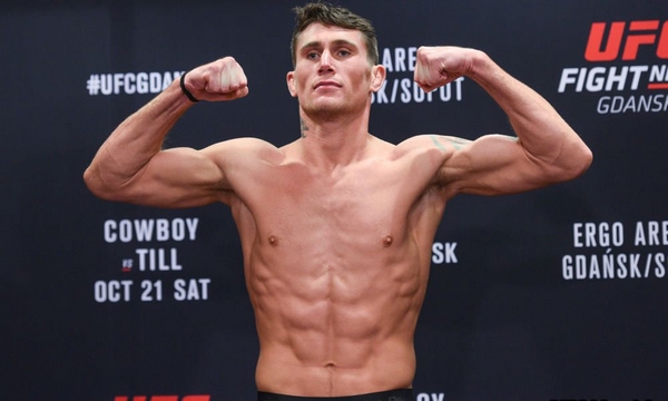 Darren Till to nevydržel a musel se vysmát „pomatenému“ Rockholdovi