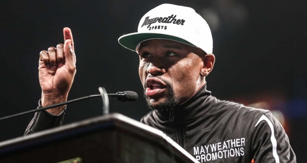 Floyd Mayweather předvídá nekompromisní průběh bitvy s Loganem Paulem