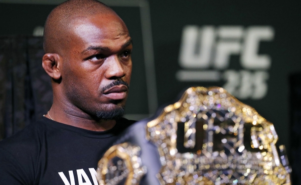 Cormier překvapil: Jones si vydělává stejné peníze jako Khabib, víc si nezaslouží!