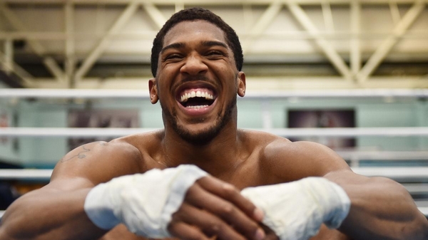 anthony joshua smich dotaz