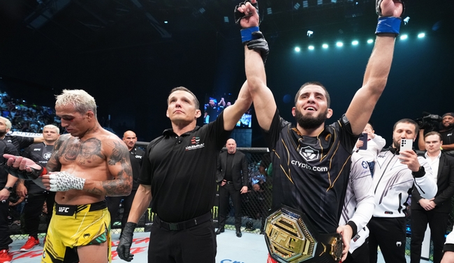 Islam Makhachev slavi vitezstvi na UFC 280