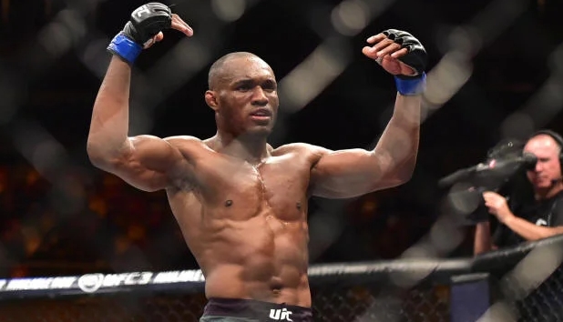 Kamaru Usman slavi vyhru v UFC