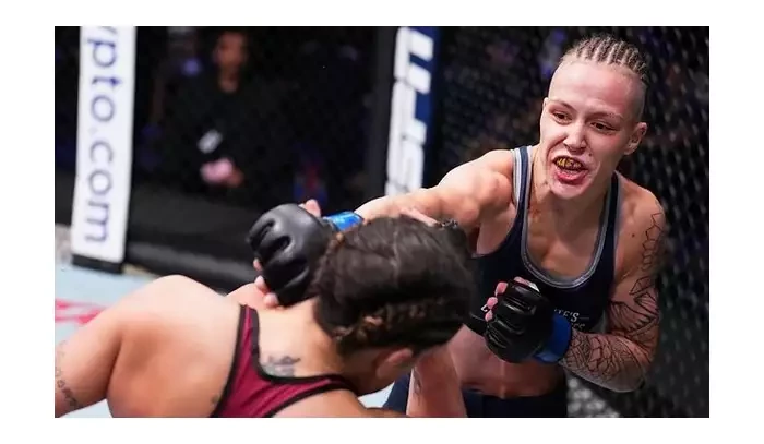 Bledá si smlouvu v UFC zasloužila, je přesvědčený trenér. Ženské zápasy příliš ukončení nepřináší