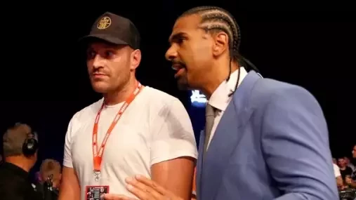 David Haye je zmetek a hejtr, nesmí se účastnit turnaje mého syna, zavelel Furyho otec