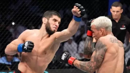 Charles Oliveira odhalil termín svého návratu. Tuší i jméno soupeře
