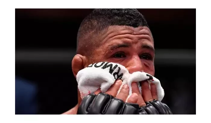 Gilbert Burns prozradil, proč se po duelu s Chimaevem neubránil slzám