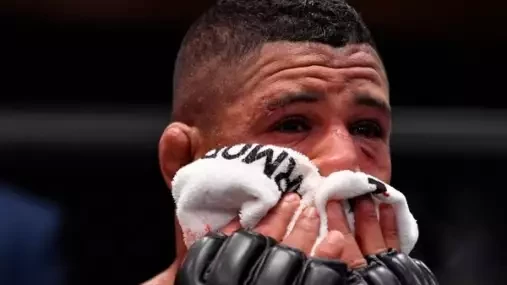 Gilbert Burns prozradil, proč se po duelu s Chimaevem neubránil slzám