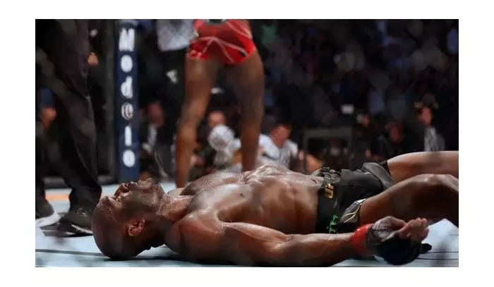 Kamaru Usman řeší zdravotní potíže a trilogii s Edwardsem možná nestihne. UFC má náhradníka