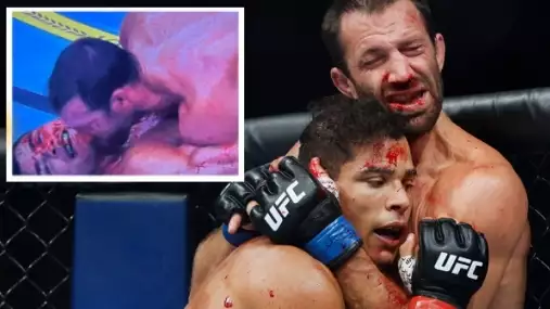 To, co předvedl Rockhold, bylo fakt nechutný, šklebí se Costa