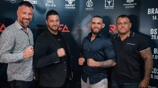 Real Fight Arena boduje! Oktagon s Novotným jen přihlíží