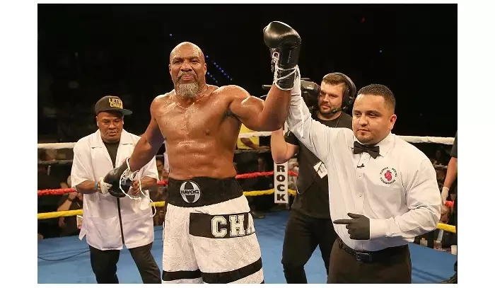 Let’s go champ! Shannon Briggs se domluvil na zápase s UFC legendou