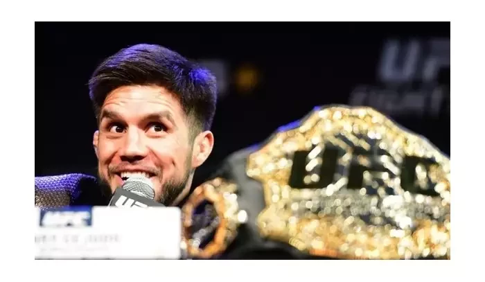 Cejudo si v ústraní počíhal na O’Malleyho: Poklekni, ty nulo! pálil do něj