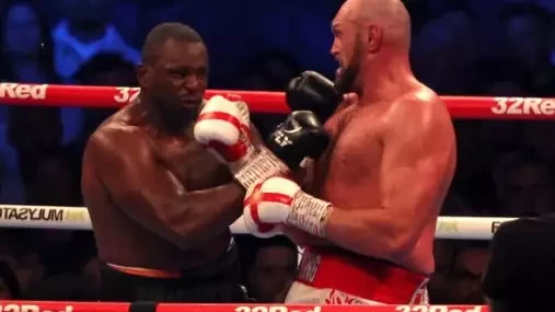 VIDEO: Král se loučí nekompromisním KO! Tímto zvedákem Fury poslal Whytea do říše snů