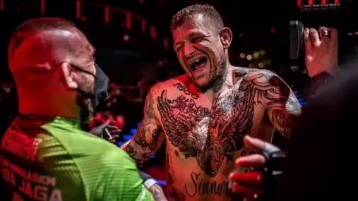 Rozhodčí Pavel Touš vysvětluje, proč musel ukončit duel Mikulášek vs. Meliš