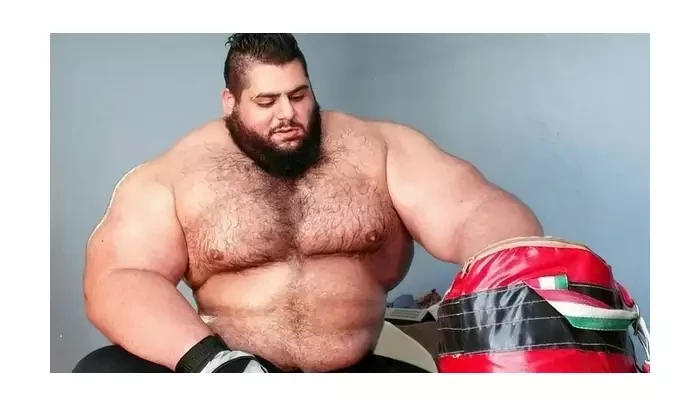 Jde se do války! Bolestí z přípravy nemohu ani spát, přiznává Íránský Hulk