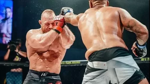 IAF: Grznár a Závoda by neměli po K.O. na pátečním turnaji minimálně 42 dní zápasit