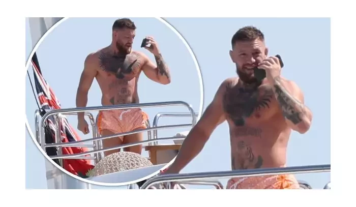 VIDEO: Conor McGregor na své jachtě jednal o dalším zápase. Přítomen byl i soupeř