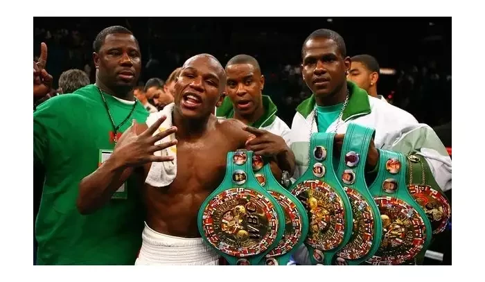 Já a Mayweather si můžeme vzájemným zápasem vydělat ohromný balík, je si vědom De La Hoya