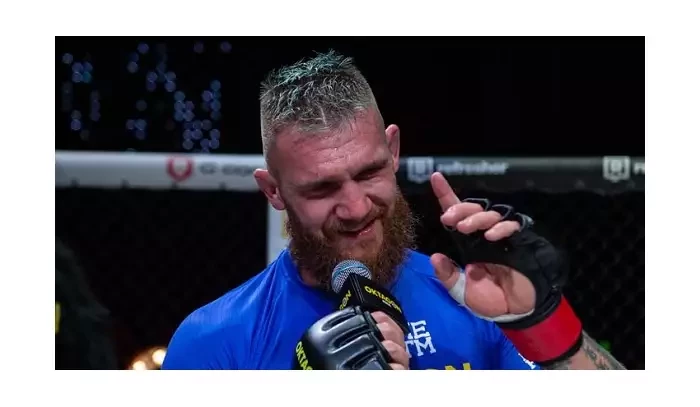 Vémola přišel o opasek a dává si furt ultimáta! Tady ale neuspěje, má jasno Pirát