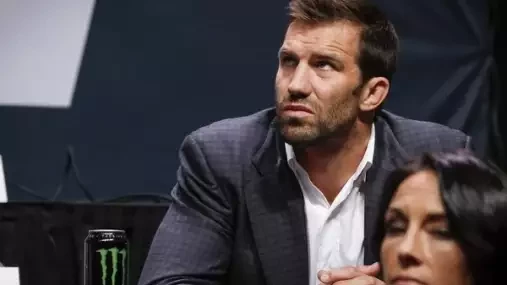 Luke Rockhold konečně našel nápadníka, který hodlá prověřit jeho „skleněnou“ bradu