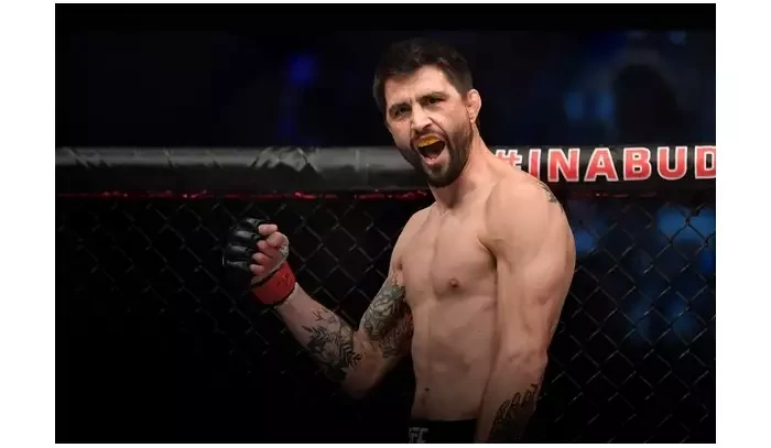 Bývalý dočasný šampion UFC Carlos Condit ukončil kariéru