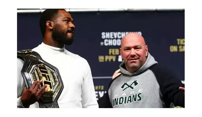 Dana White odhalil přesnou sumu, kterou si Jon Jones zažádal za fight s Predátorem