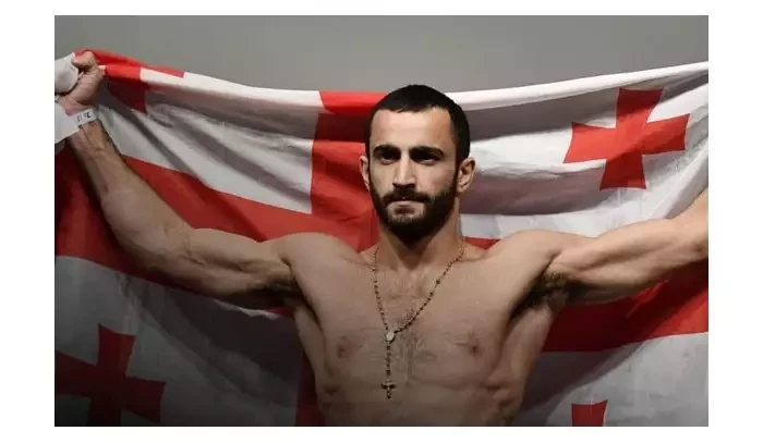 Holloway ani Volkanovski nejsou lepší než já, tvrdí Chikadze a snaží se rozpoutat válku