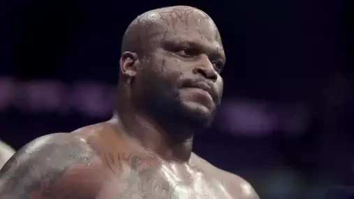 Že jsem Ngannoua nevypnul, to si dodnes vyčítám, běduje Derrick Lewis