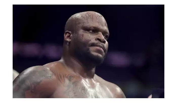 Že jsem Ngannoua nevypnul, to si dodnes vyčítám, běduje Derrick Lewis