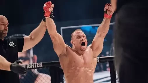 I AM FIGHTER 3: Grznár ve druhém kole umlátil Oláha, prohráli Lü Kai i Jindrová