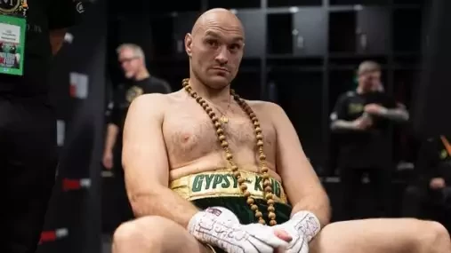 Jestli chce Joshua porazit Usyka, ať si najme mého syna jako trenéra, navrhuje Fury starší