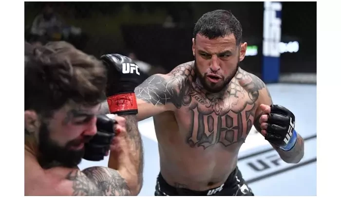 Můj rekord z vězení a ulice? 200 výher bez prohry, chlubí se zápasník UFC