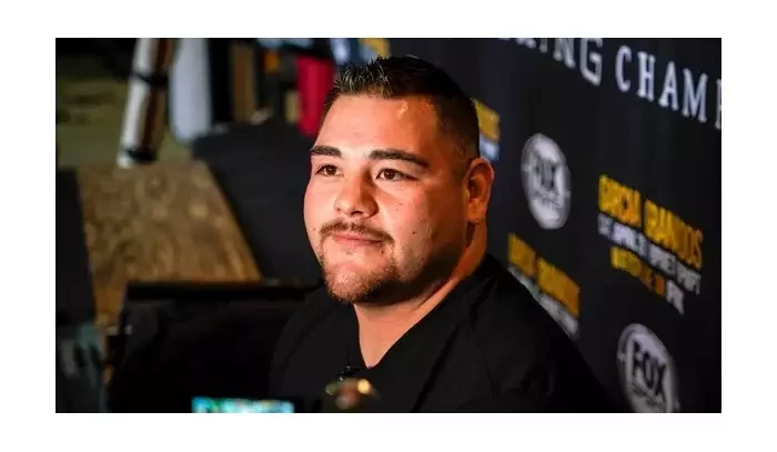 Andy Ruiz jmenoval pět nejlepších boxerů těžké váhy současnosti. Sebe zařadil před Wildera
