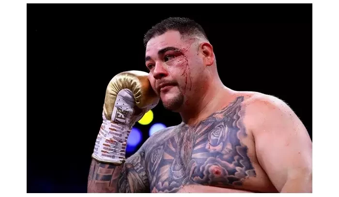 Andy Ruiz: Myslím si, že se Joshua bojí inkasovat ránu. Teď prostě moc váhá a přemýšlí, což je špatně