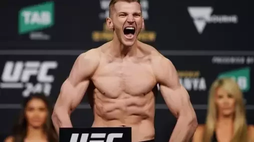 Hooker se s Makhachevem pustil do války slov. V září jsem volný, navrhuje Hangman řešení sporů