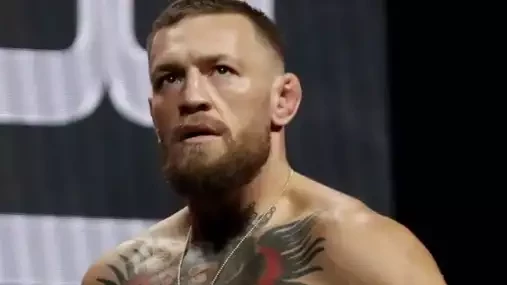 Boj o pás? Co bych měl komu co dokazovat, jsem přeci double champ, ozval se Conor McGregor