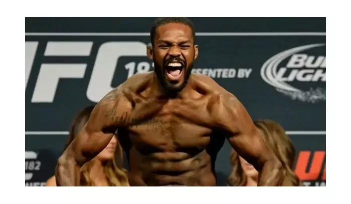 Covington: Jon Jones už nemůže brát steroidy, neboť by ho znova chytili, proto končí