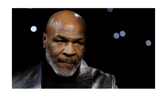 Usman by měl přejít do střední váhy, myslí si Mike Tyson. Přátelství s Adesanyou má odložit stranou