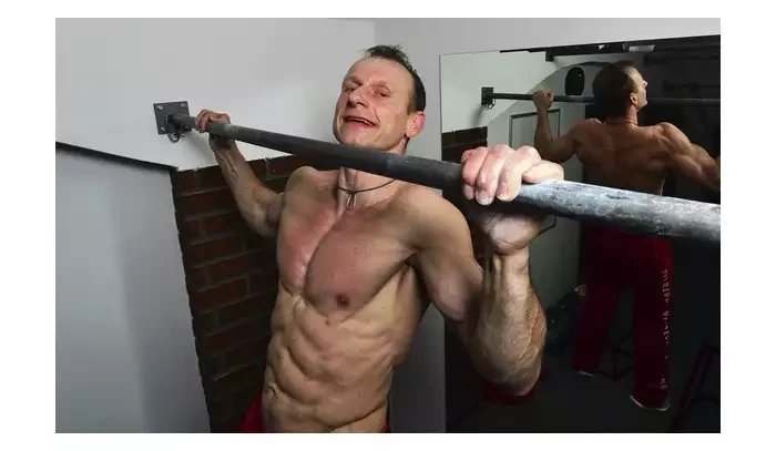 Je tohle opravdový Terminátor? Čech Kareš udělal 1246 shybů za hodinu!