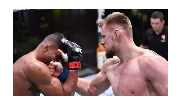 Pokud se Gane nezalekne, můžeme spolu předvést fight roku, přeje si Volkov