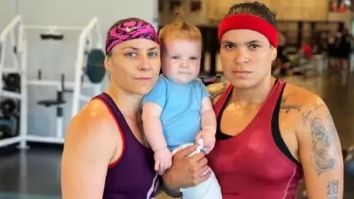 Na svou ženu jsem ohromně pyšná, brání Nina Nunes Amandu před kritiky