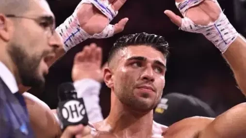 Tommy Fury: Jakea bych porazil se zlomenou rukou i se zlomenými žebry, lékaři mě do boje nepustili