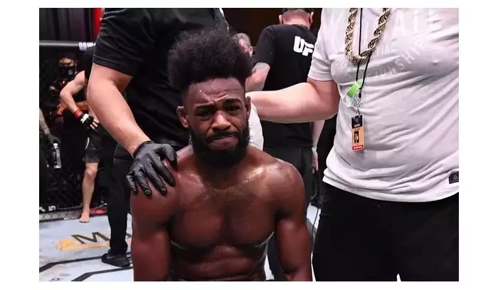 Sterling směrem k Yanovi: Gratuluji ti k výhře, ale teď je na čase, aby tě někdo konečně vychoval