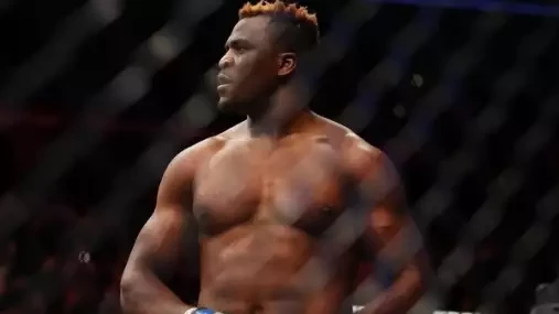 Překvapení v těžké váze! UFC vhodí do hry pás pro dočasného šampiona, Ngannou je rozhořčen
