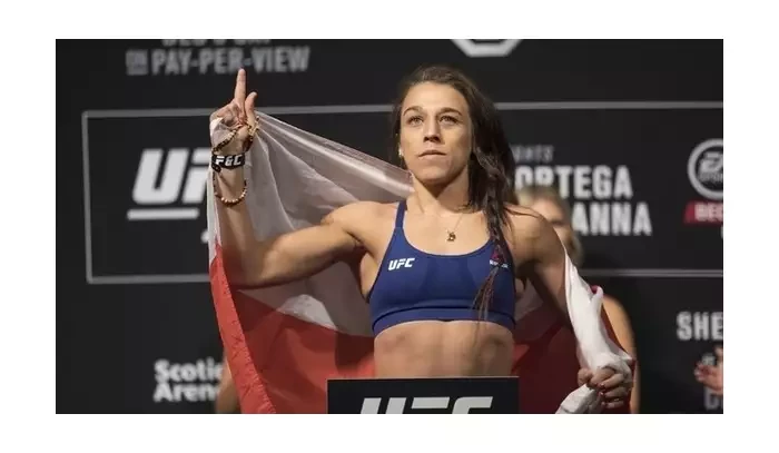 Joanna Jedrzejczyk vítězí v Calgary, podlehla ji Tecia Torres