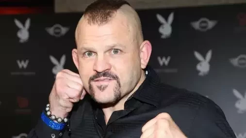 Chuck Liddell se ani v 51 letech nevzdává, momentálně se chce rvát bez rukavic