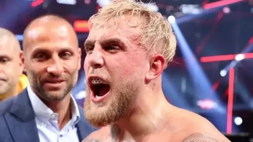 Hej, Mikeu, pojď bojovat, jestli máš odvahu. Sice tě vypnu, ale slušně si vyděláš, nabídl se Jake Paul