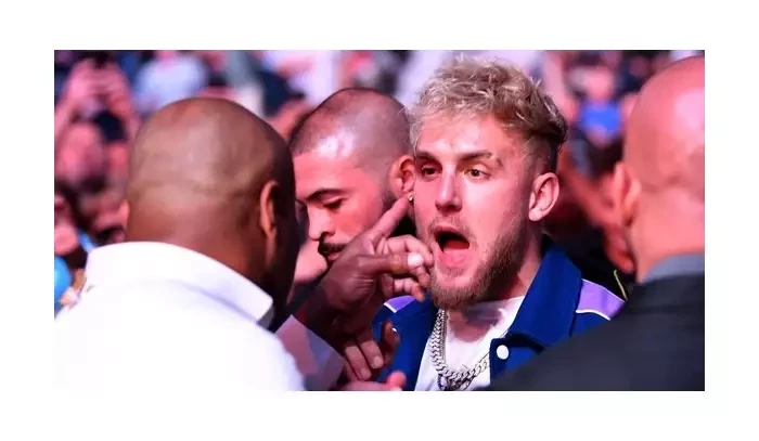 Trenér vysvětluje, proč Daniel Cormier nevypleskal Jakea Paula hned na turnaji UFC 261